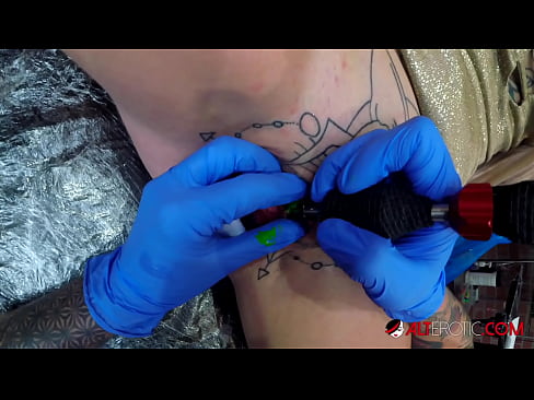 ❤️ Extremadamente tatuado hottie Sully Savage consiguió un tatuaje en su clítoris ❌ Video de sexo de calidad en es.porno24-7.ru ❌️❤️❤️❤️❤️❤️❤️❤️
